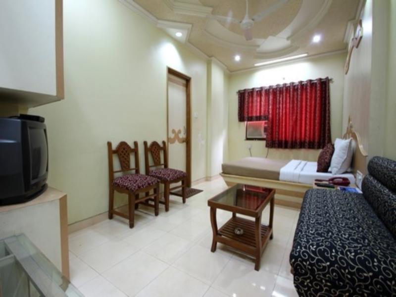 Hotel Om Sai Palace Pune Zewnętrze zdjęcie